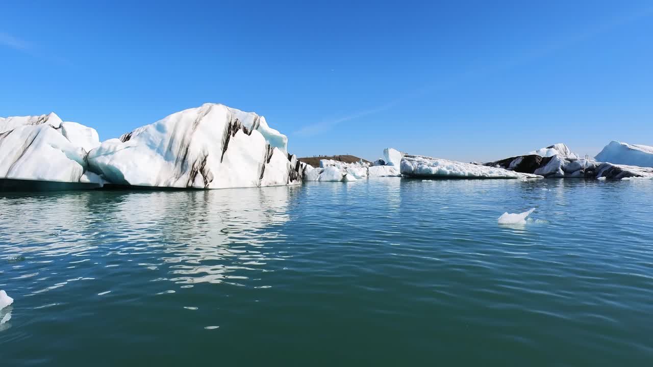 view from a boat of J&ouml;kuls&aacute;rl&oacute;n Glacier Lagoon