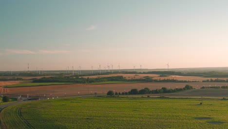 Überblick-über-Die-Ländliche-Landschaft-An-Einem-Sonnigen-Tag