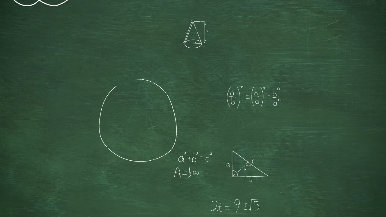 cálculos matemáticos escritos en tiza moviéndose en una pizarra verde 4k