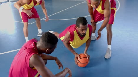 basketball players strategize on the court