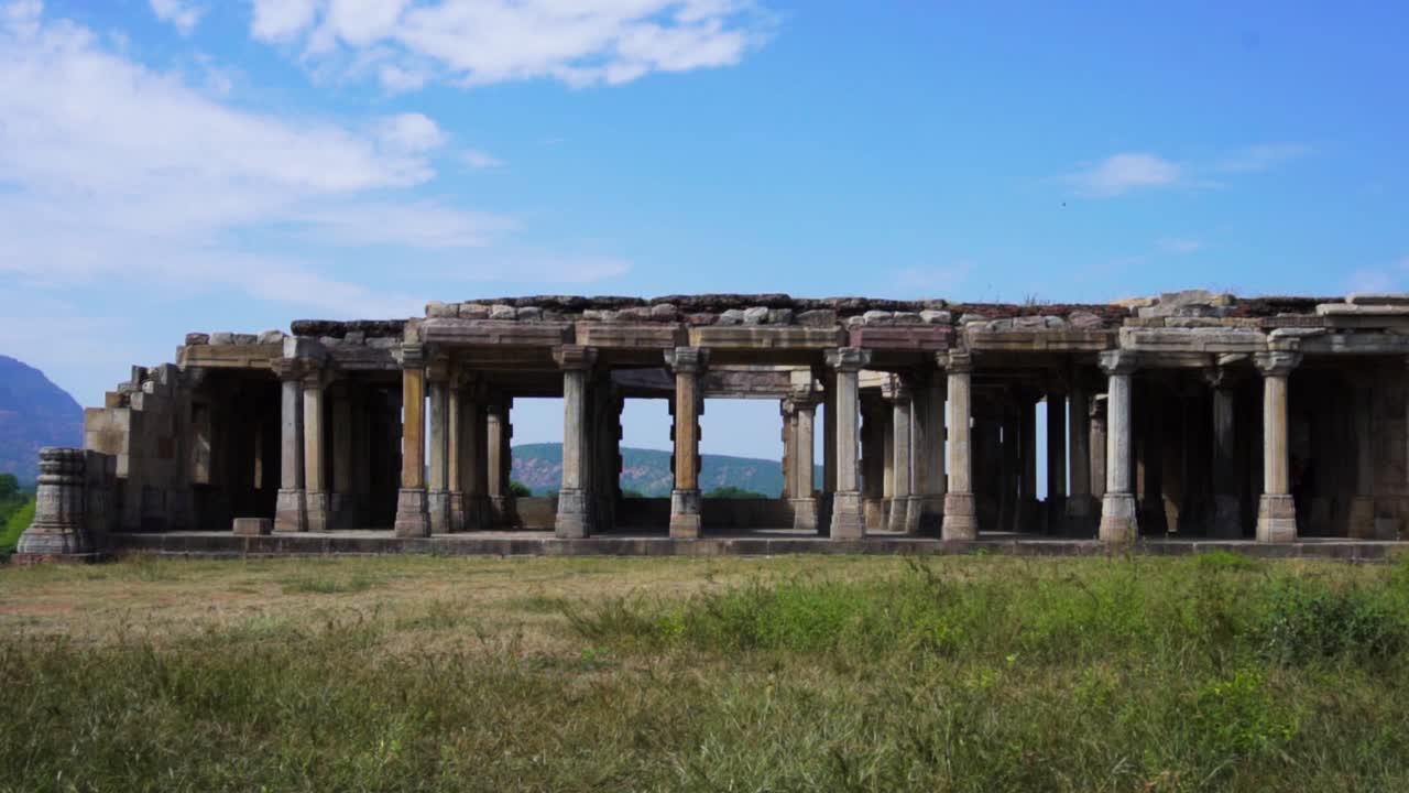 카주리 사원으로도 알려진 세계 유산 카부타르 카나 파빌리온