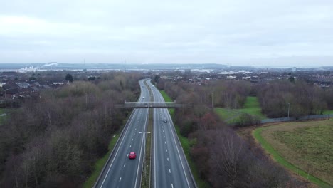 A557-Rainhill-Runcorn-Widnes-Expressway-Vista-Aérea-Abajo-Autopista-Británica-Empujar-Hacia-La-Izquierda-Hacia-Adelante