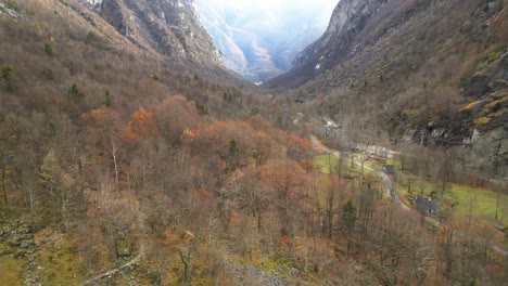 Ein-Tal-Im-Tessin,-Schweiz