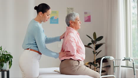 fisioterapia, mujer de edad avanzada