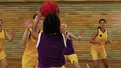 adolescentes en una sesión de entrenamiento.