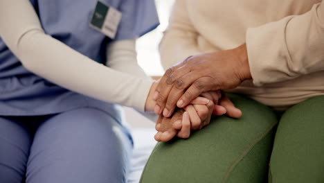 fisioterapeuta, tomados de la mano