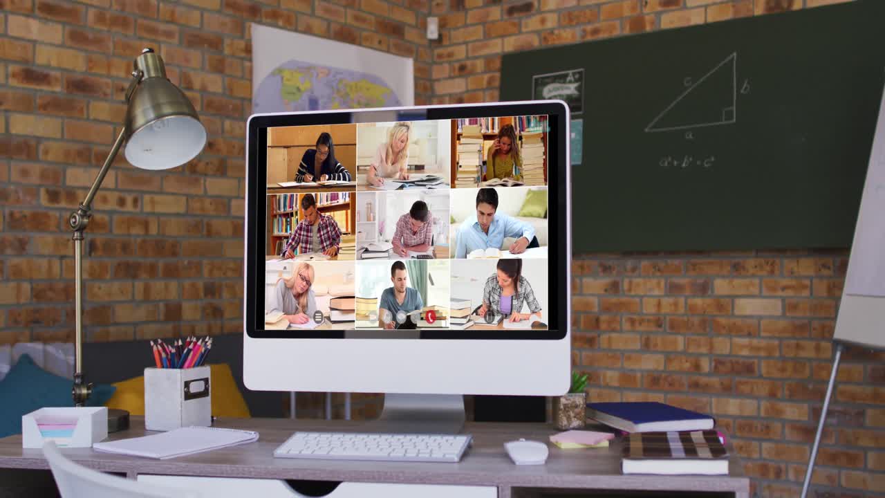 grupo de estudiantes en la pantalla de la computadora durante una videollamada