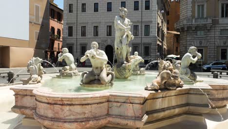 Fontana-del-Moro-by-Giacomo-della-Porta,-Piazza-Navona-in-Rome,-Italy