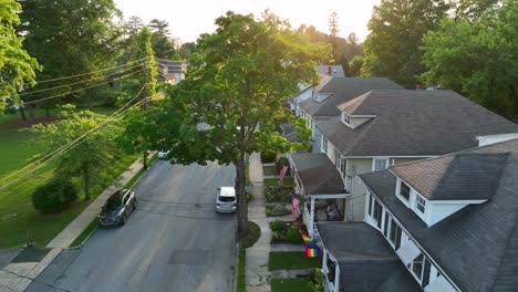 Suburbio-De-Una-Pequeña-Ciudad-En-América