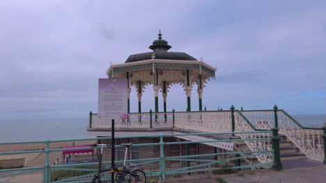 Brighton-Beach-Bandstand,-a-Victorian-landmark-on-the-seafront-of-Brighton