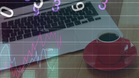 animación de números cambiantes y procesamiento de datos en una computadora portátil y una taza de café en una mesa de madera.
