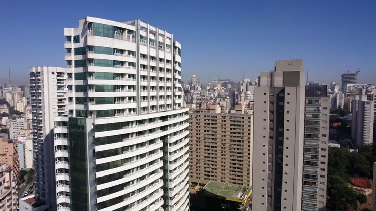 Aerial view rising towards the Ca'd'Oro Escritórios building, Sao Paulo, Brazil