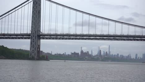 Cruce-De-Puente-Grande-Y-Hermoso-En-Nueva-York