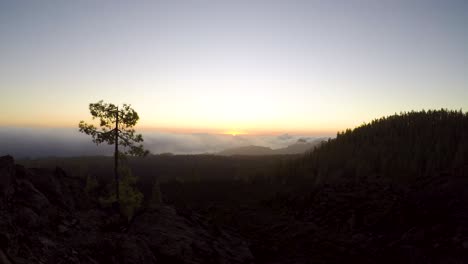 Timelapse-De-Una-Puesta-De-Sol-Desde-Arriba-De-Las-Nubes