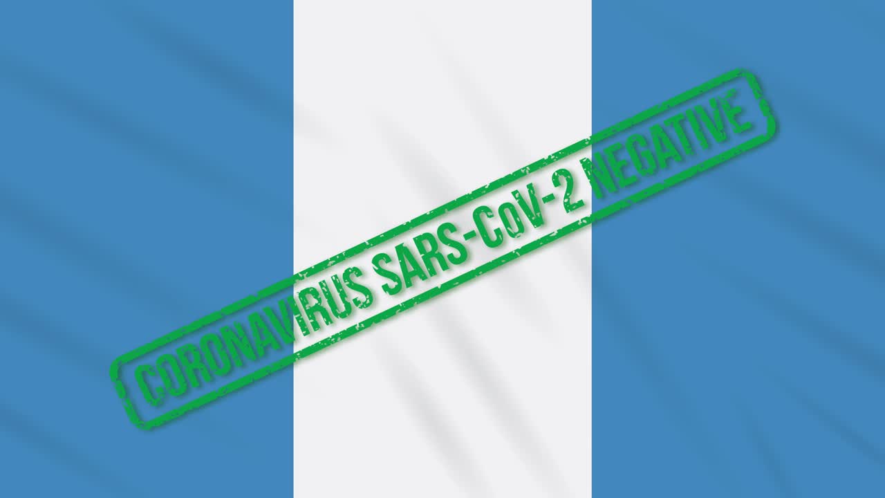 guatemala balanceando la bandera con el sello verde de la libertad del coronavirus, bucle