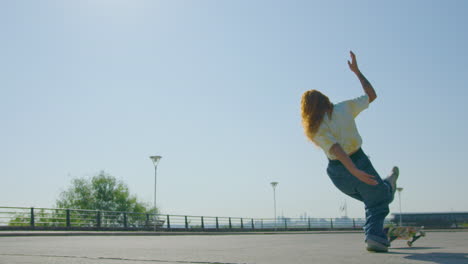 Female-Skateboarder-fail-skateboard-trick-slow-motion