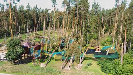 Un-Parque-De-Atracciones-En-Ruinas-Después-De-Una-Tormenta.