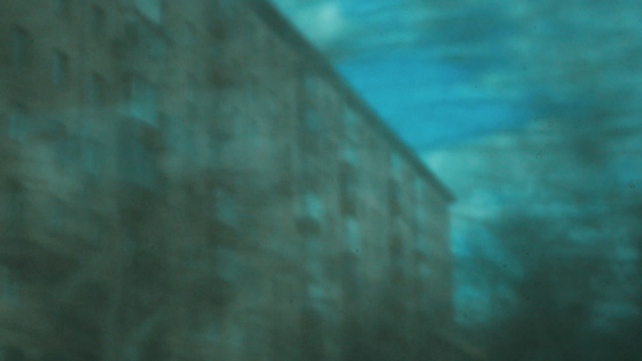 이동하는 버스에서 도시를 바라보는 모스크바, 1980 년대