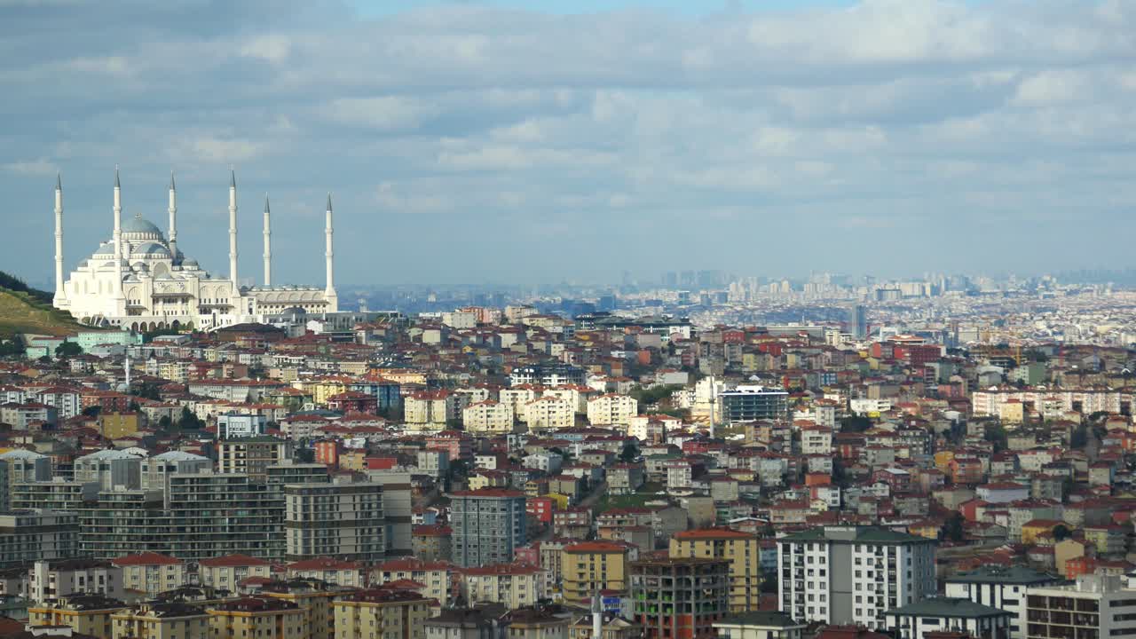 vista de ángulo alto de los edificios de residencias en la ciudad de istanbul