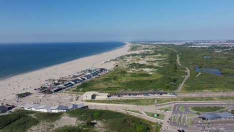 estación de tren frente a la playa vista aérea