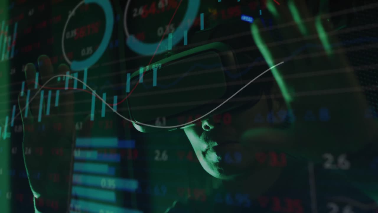 animación de datos sobre un ingeniero informático asiático con auriculares vr por un servidor informático