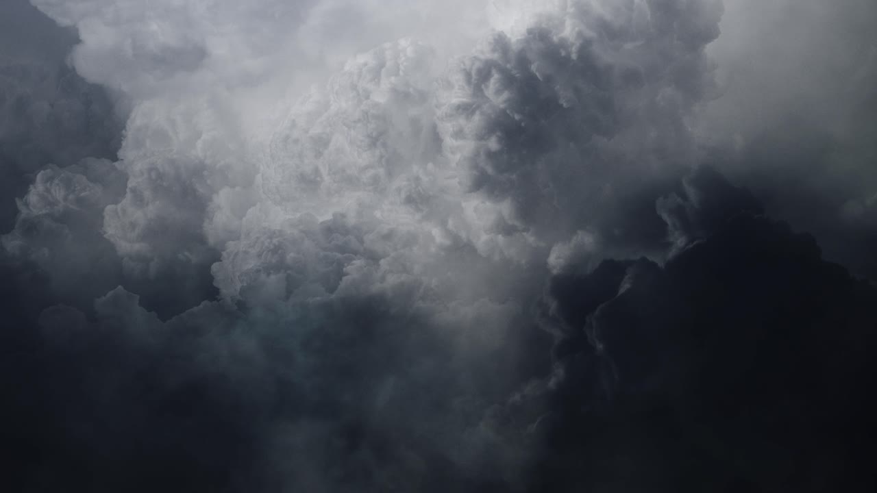 뇌우, 먹구름, 하늘에서 번개가 친다 4k