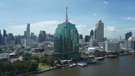 Hermosa-Arquitectura-De-Edificios-Alrededor-De-La-Ciudad-De-Bangkok-En-Tailandia