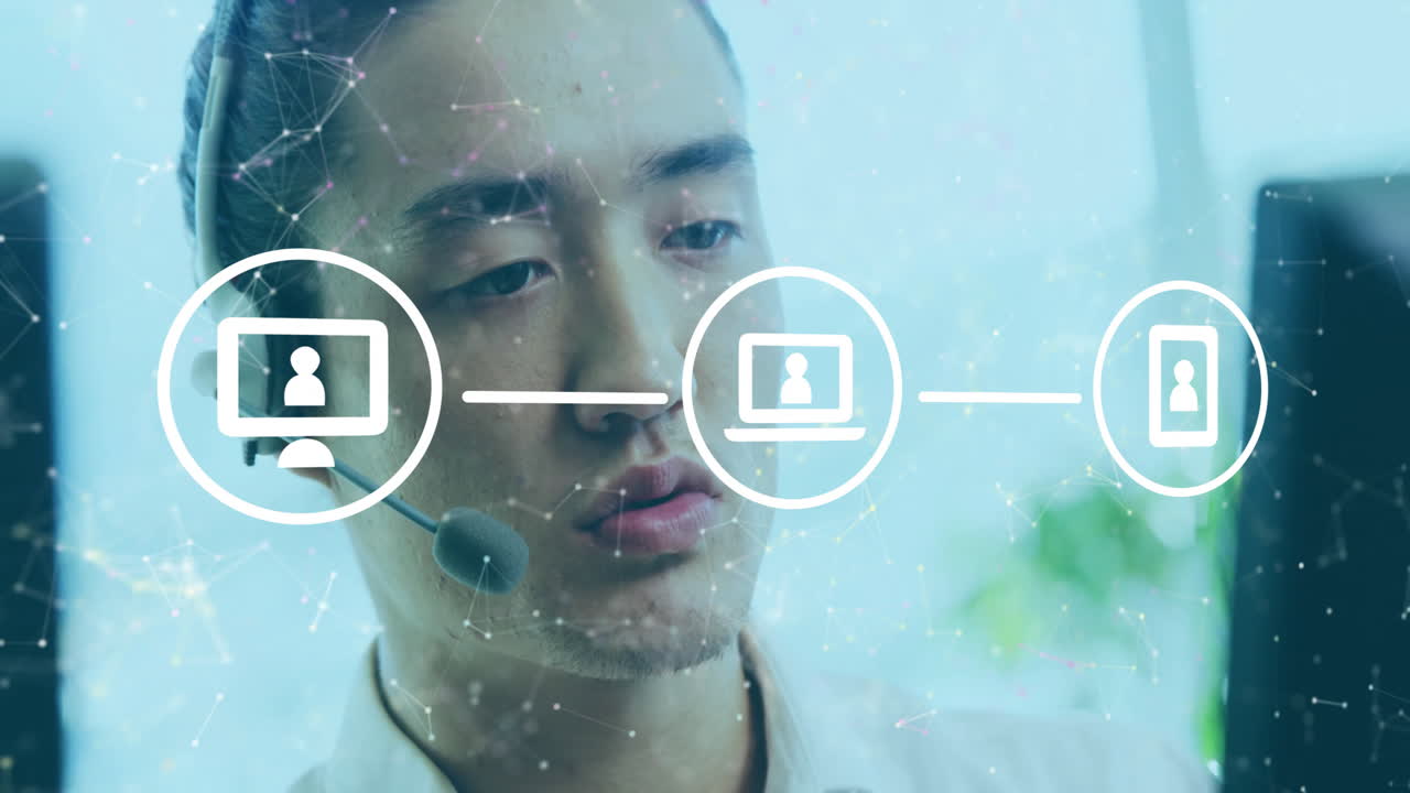 animación de iconos de los medios sobre empresario asiático usando auriculares de teléfono en la oficina