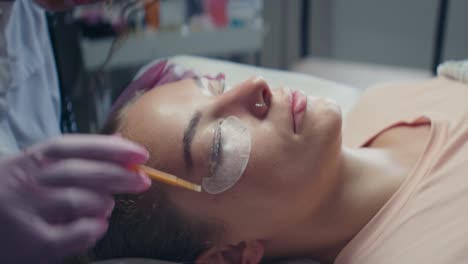 eyelash extension procedure
