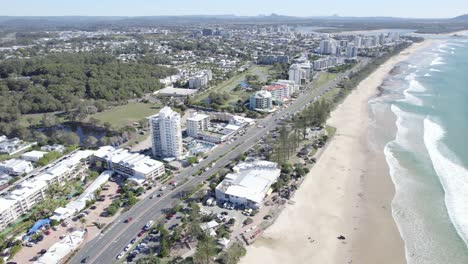 Hotel-Y-Resort-Frente-Al-Mar-En-La-Playa-De-Alexandra-Headland-En-La-Zona-De-La-Costa-Del-Sol-En-Queensland