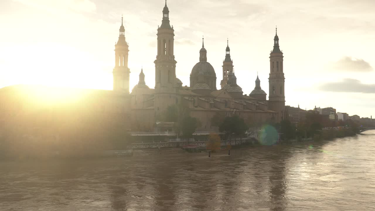 Basilica di Nostra Signora del Pilar a Saragozza, Spagna