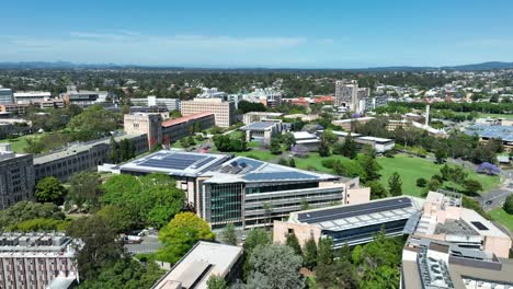 Toma-De-Drone-De-La-Universidad-De-Queensland-Uq-St-Lucia,-Drone-Orbitando-La-Gran-Corte-De-Uq-Y-El-Edificio-Forgan-Smith