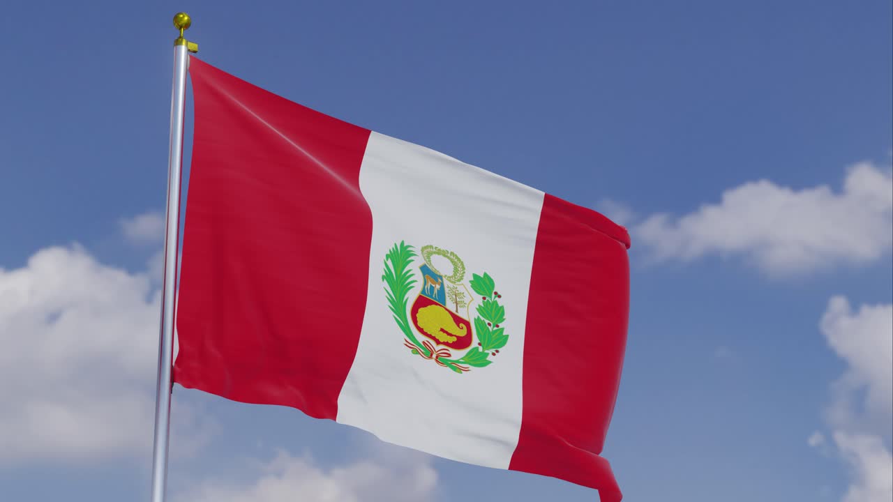 bandera de perú moviéndose en el viento con un cielo azul claro en el fondo, nubes moviéndose lentamente, asta de la bandera, cámara lenta