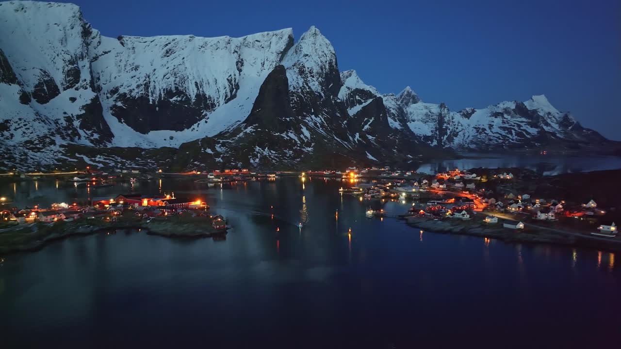Vista aerea del meraviglioso paesaggio delle isole Lofoten in inverno
