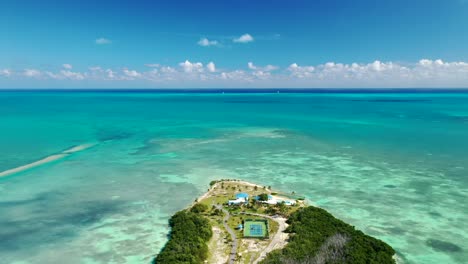 Resort-De-Playa-Privado-Con-área-De-Recreación-En-Tea-Table-Key-Island,-Islamorada,-Florida