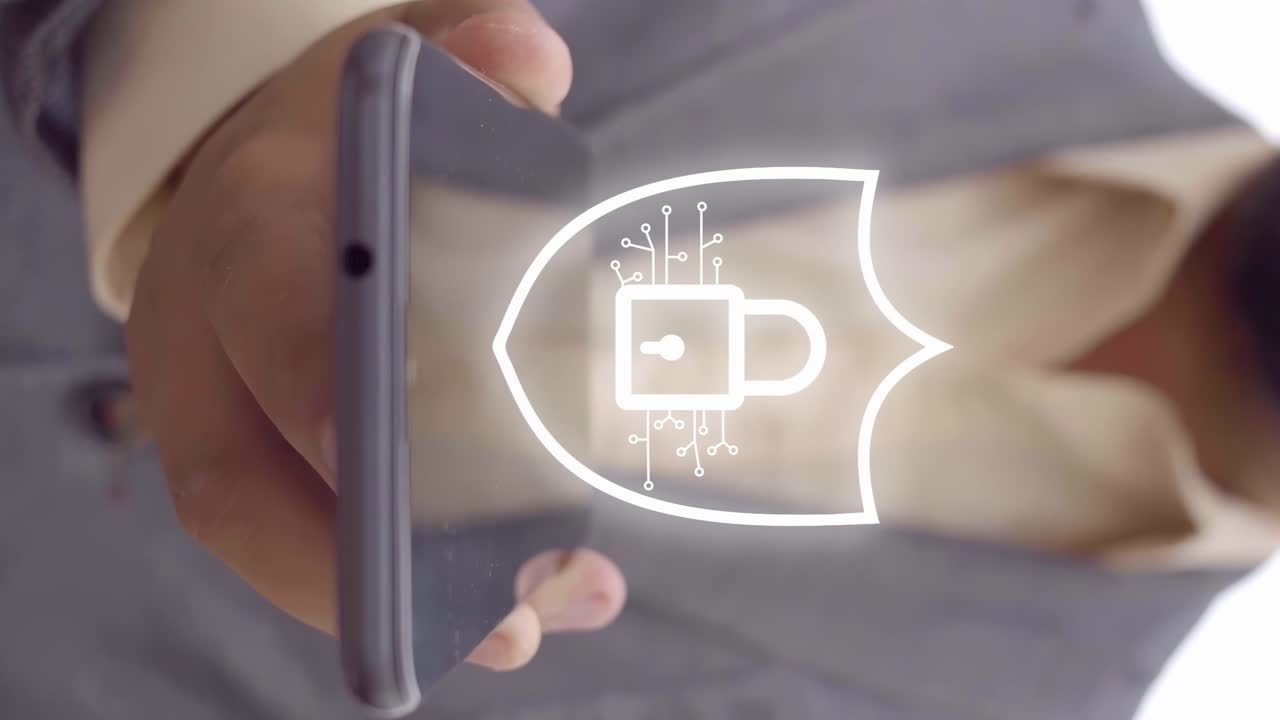 manténgase protegido en línea: video vertical de un teléfono inteligente con el logotipo del escudo de ciberseguridad