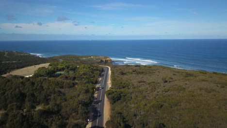 Australia-Torquay-Coche-Abierto-A-Drone-Escénico-Wsl-Escena-Del-Océano-Cinemática-Establecimiento-Rodaje-Por-Taylor-Brant-Película