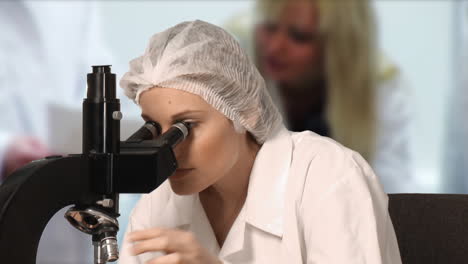 realización de investigaciones científicas 3
