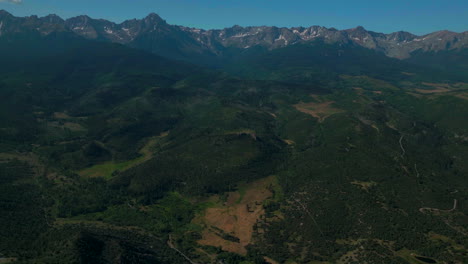 Colorado,-Malerische-Luftaufnahme,-Filmische-Drohne,-Sommer,-San-Juan,-Felsige-Berge,-Ridgway,-Ralph-Lauren,-Ranch,-Mount-Sniffels,-Dallas-Range,-14er-Millionen-Dollar-Autobahn,-Morgen,-Blauer-Himmel,-Vorwärts,-Offenbaren,-Bewegung