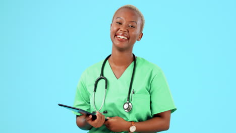 Happy-black-woman,-nurse-and-tablet-for-healthcare