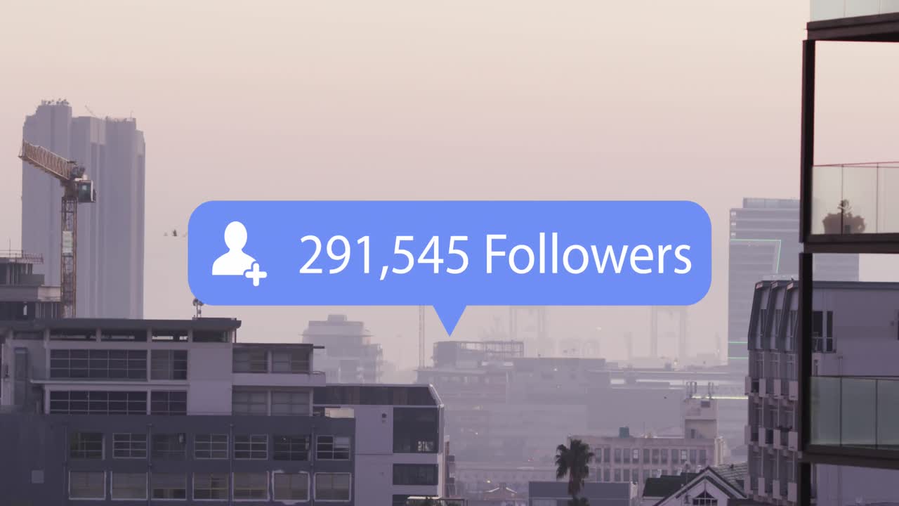 도시 풍경 위의 소셜 미디어 데이터 처리 애니메이션