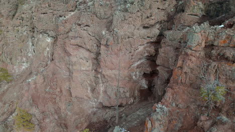 el ascenso rocoso: la subida de acantilados atemporales