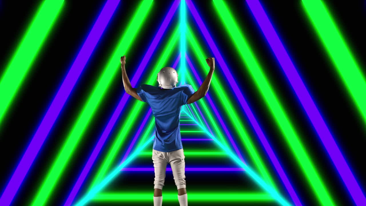 animación de un jugador de fútbol americano afroamericano levantando las manos sobre formas