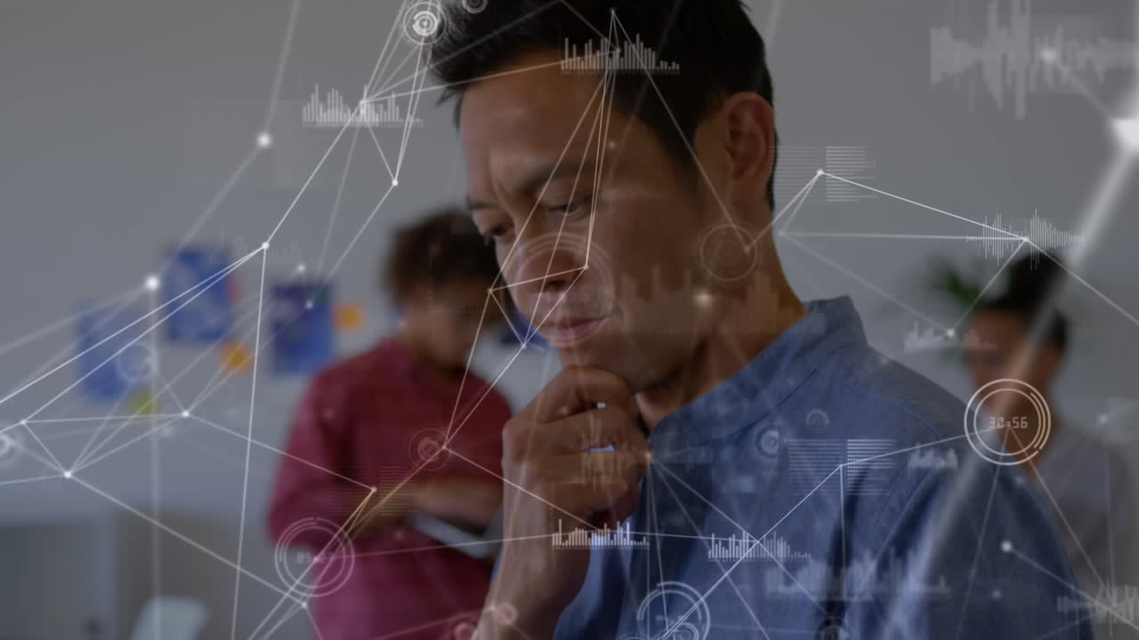 una red de conexiones contra el hombre usando una tableta digital