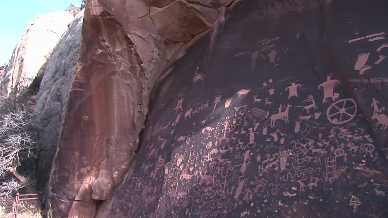신문 바위 유타에서 고대 아메리카 인디언 암각화에 걸쳐 panright