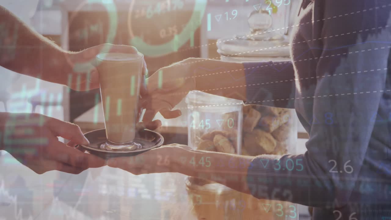 카페에서 커피를 마시는 여성의 중간 섹션에서 데이터 처리의 애니메이션