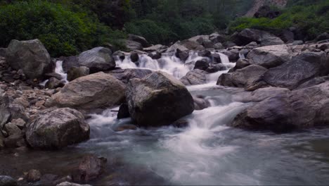 mountain-stream-timelapse-while-sunset