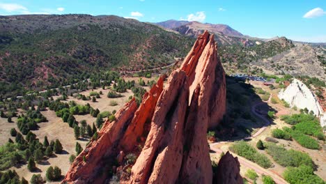 Jardín-De-Los-Dioses-En-Colorado-Springs-Flyover-Cliff-3-1