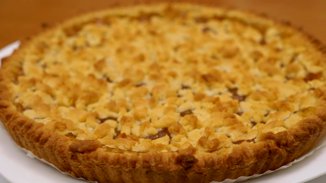 맛있는 뜨거운 새로 만든 타르트 - 근접