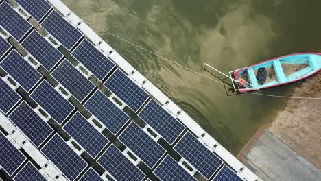 Proyecto-De-Instalación-De-Paneles-Solares-Para-Granja-Solar-Flotante-En-Asia,-Vista-Aérea